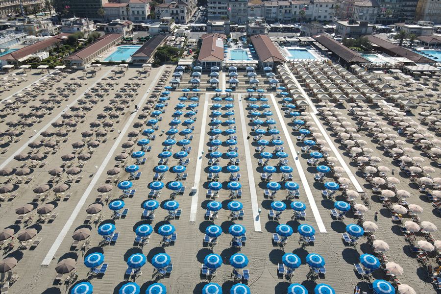La spiaggia di Viareggio vista dall'alto